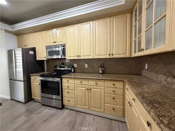 $4,300 | 4477 Wilshire Boulevard, Unit 104, Los Angeles, CA 90010