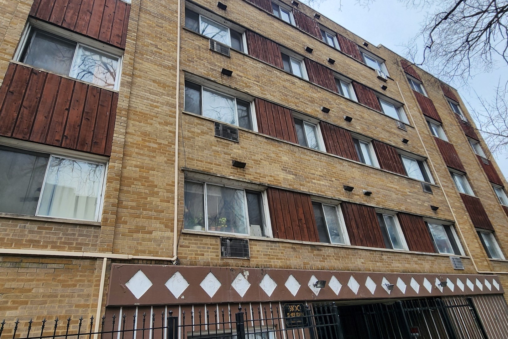 5100 North Sheridan Road, Unit 509 Chicago, IL 60640 - Photo 1 of 16 a front view of a building