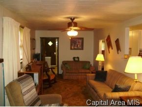 943 Webster Road Dawson, IL 62520 - Photo 3 of 10 Gallery Image 3