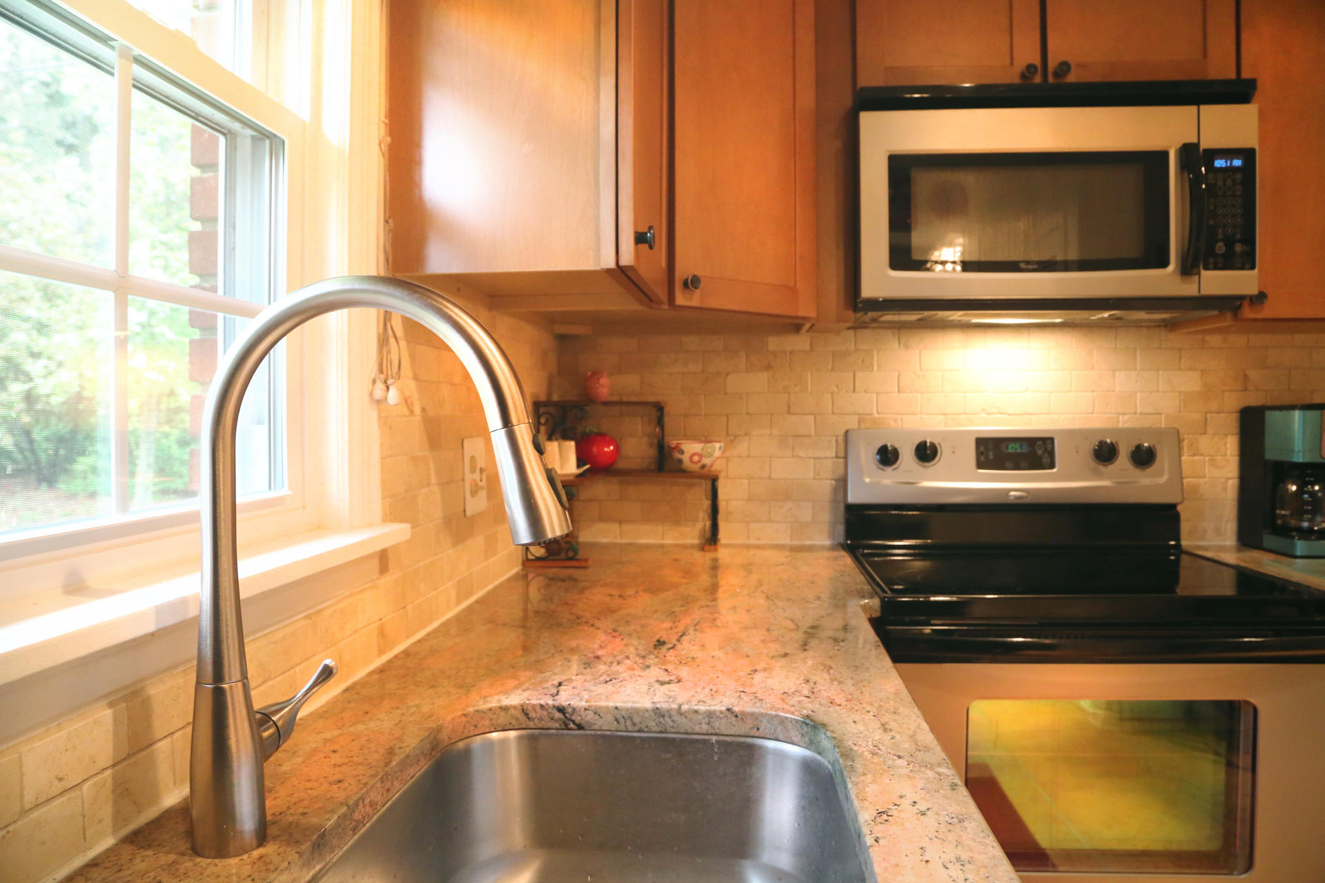 1920 Airview Road Southwest Roanoke, VA 24018 - Photo 11 of 23 1k