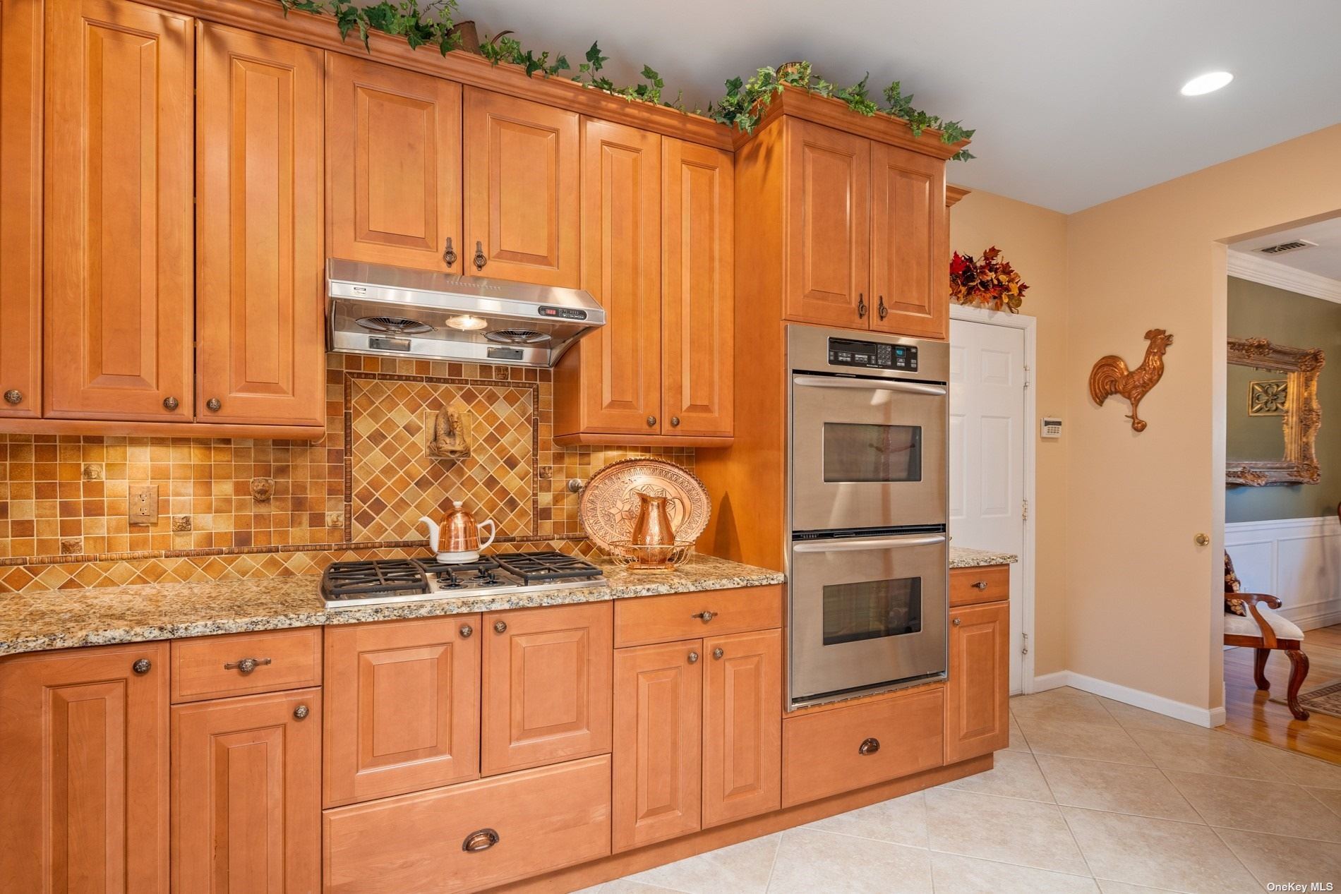 8 Crescent Cove Drive, Seaford, NY 11783 Compass