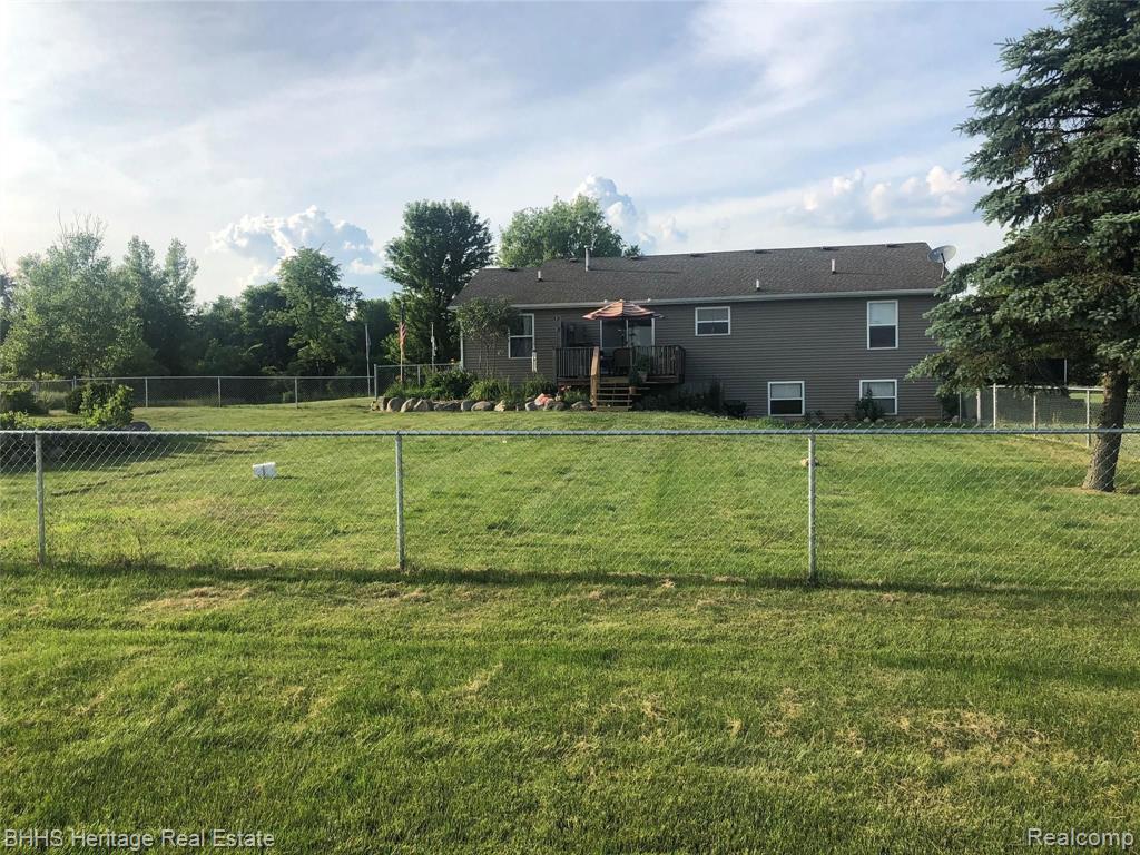 11748 Britton Road Byron, MI 48418 - Photo 4 of 24