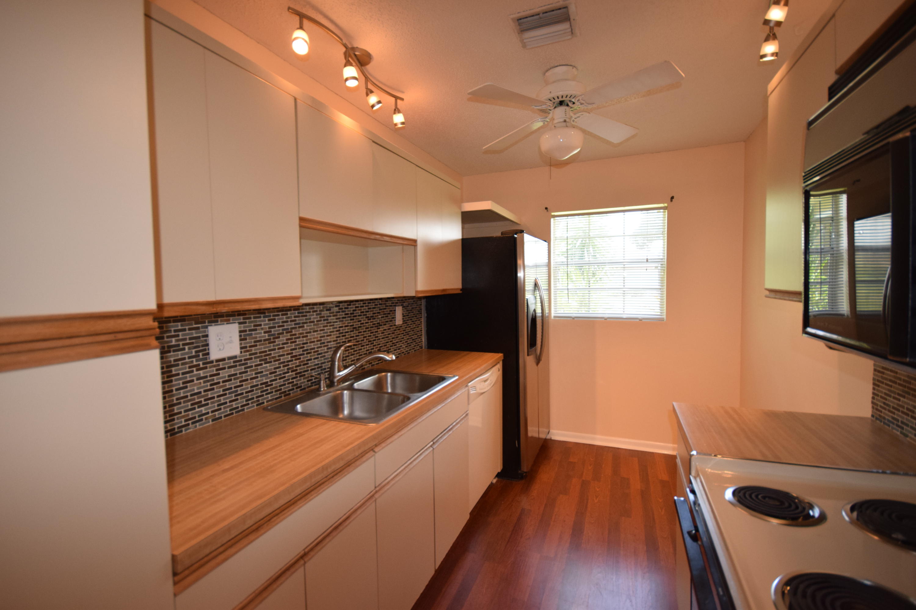 13930 Nesting Way, Unit C Delray Beach, FL 33484 - Photo 6 of 13 Kitchen