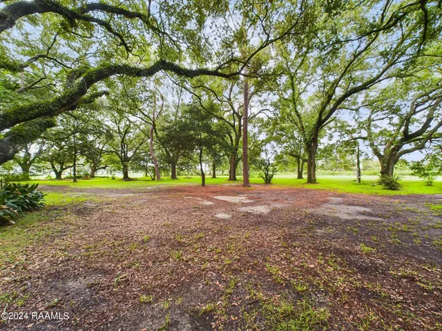 $208,000 | 10826 Sidney Gautreaux Road, Abbeville, LA 70510