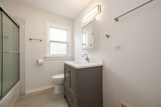 $1,600 | 4407 West Wrightwood Avenue, Unit 2, Chicago, IL 60639