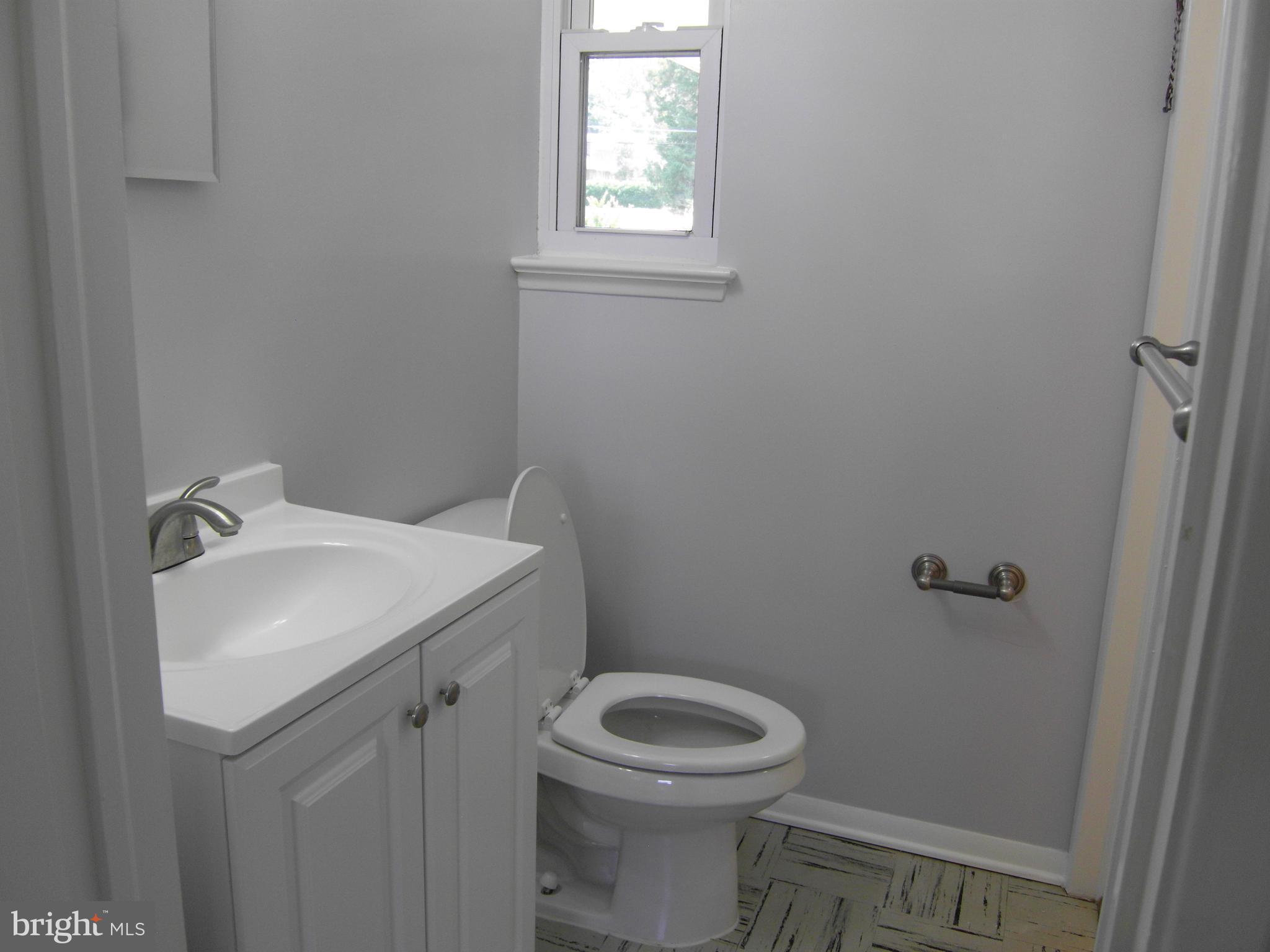 7601 Gresham Street Springfield, VA 22151 - Photo 11 of 27 Half Bath