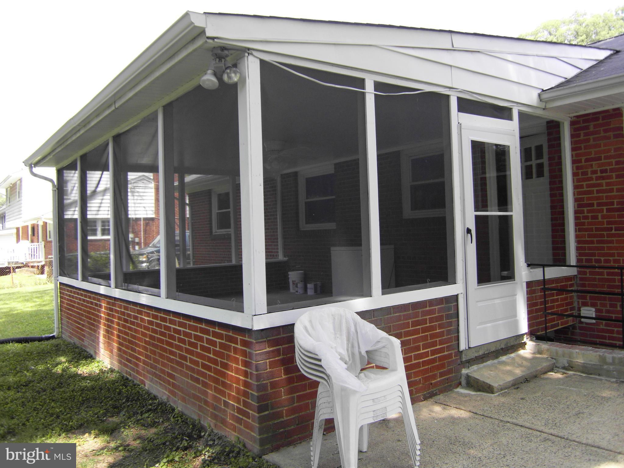 7601 Gresham Street Springfield, VA 22151 - Photo 21 of 27 Sunroom