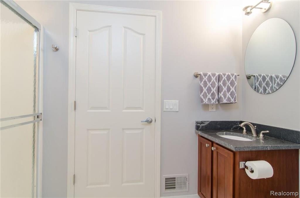 673 Enchantment Drive Rochester, MI 48307 - Photo 22 of 37