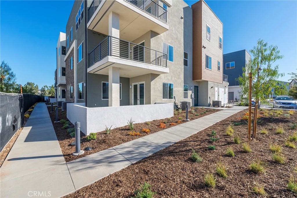 121 Baluster Irvine, CA 92618 - Photo 1 of 80 a view of a building with sitting area