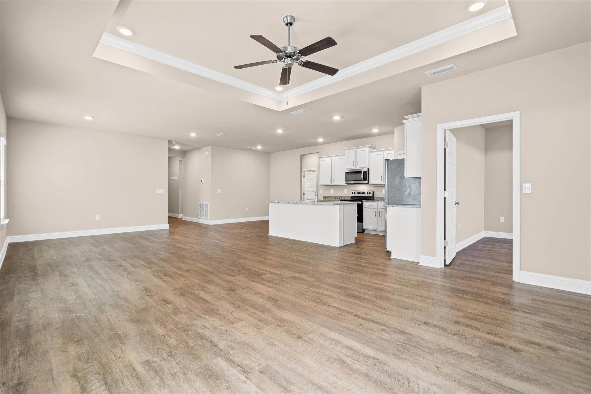 22976 Lieutenant Avenue Foley, AL 36535 - Photo 6 of 30 Living Room