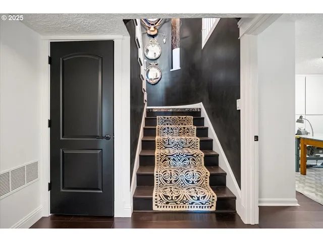 a view of a workspace with furniture