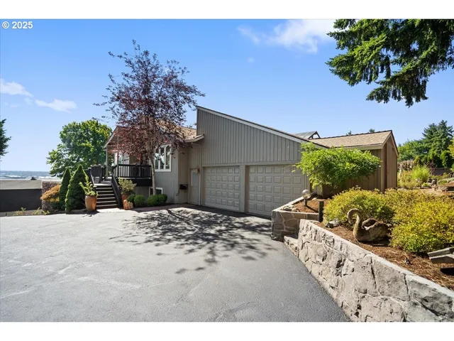 a view of outdoor space