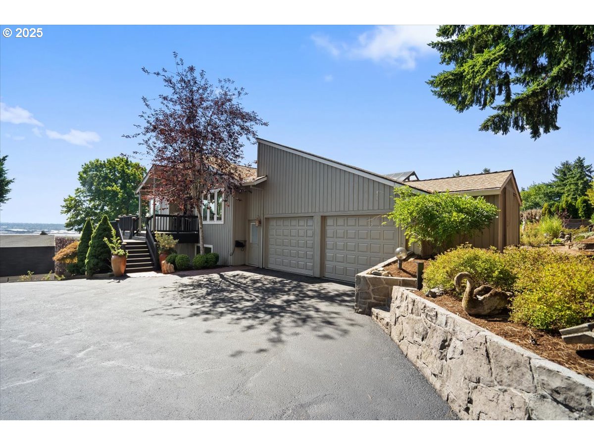 8014 Southeast Middle Way Vancouver, WA 98664 - Photo 32 of 47 a view of outdoor space and yard