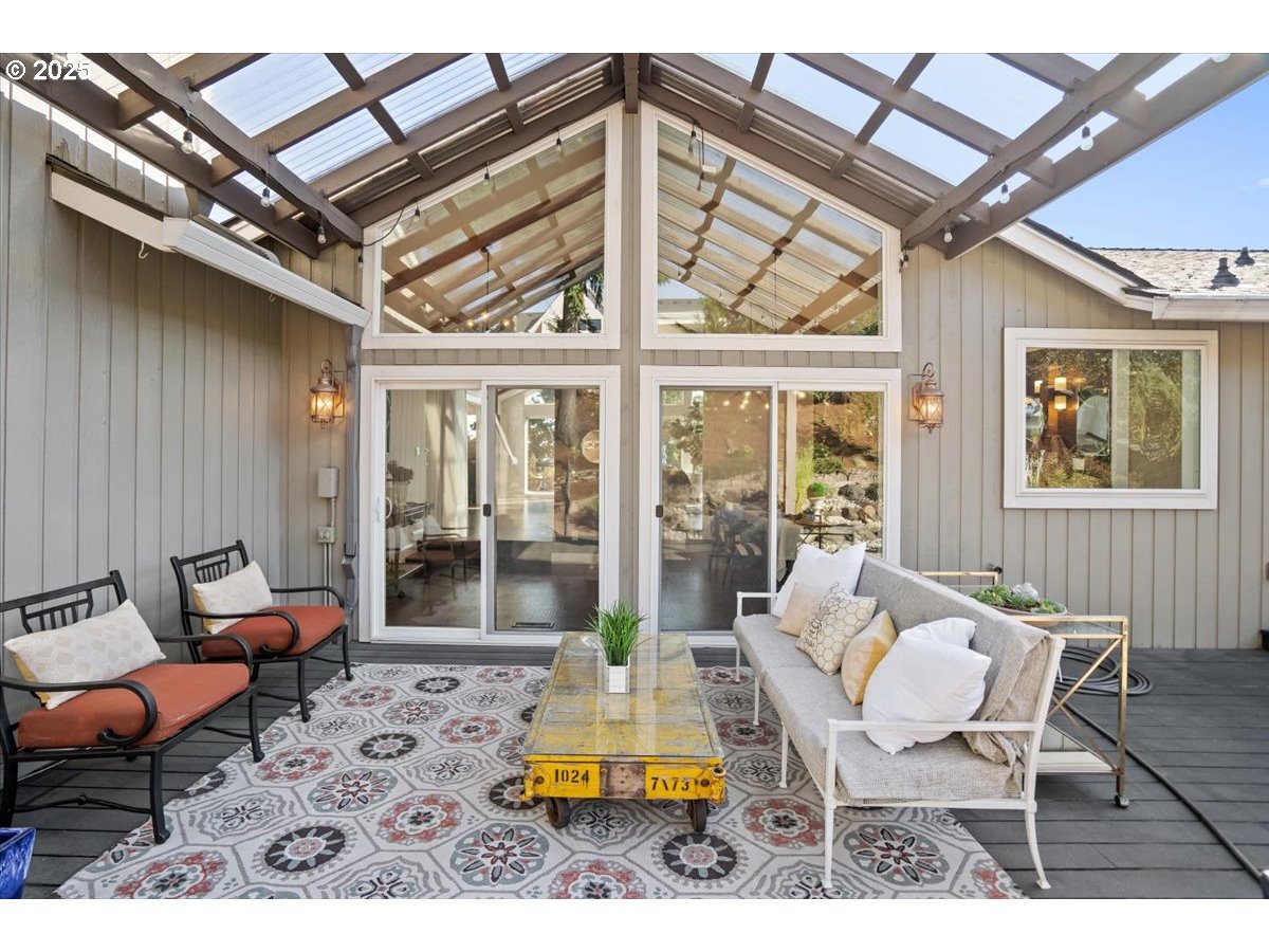 8014 Southeast Middle Way Vancouver, WA 98664 - Photo 36 of 47 a living room with furniture