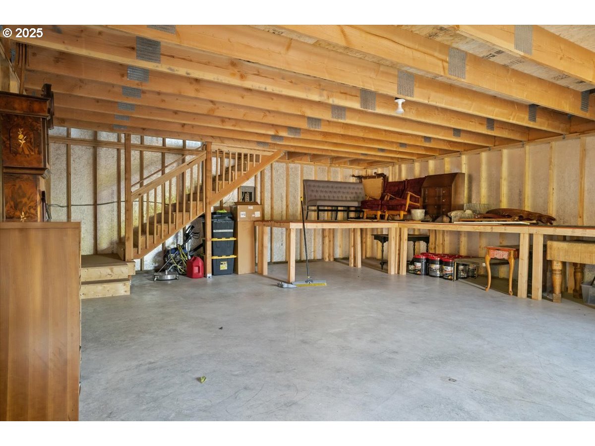 8014 Southeast Middle Way Vancouver, WA 98664 - Photo 43 of 47 a view of a big room with gym equipment