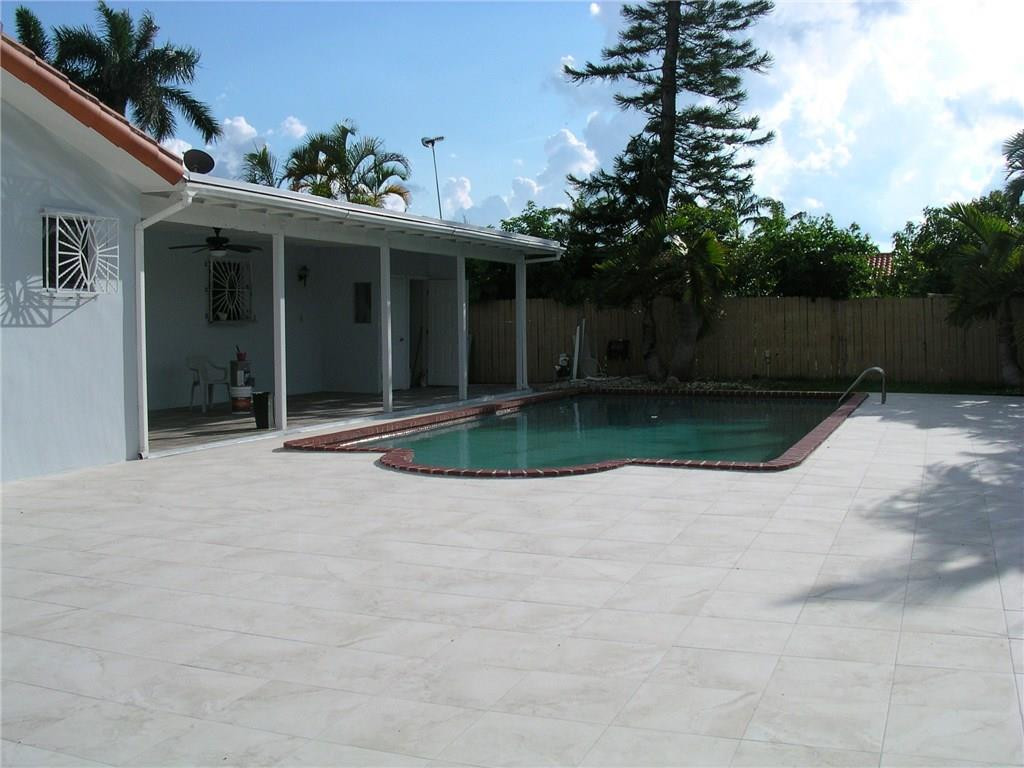 9965 Southwest 2nd Terrace Miami, FL 33174 - Photo 1 of 11 Photo 1