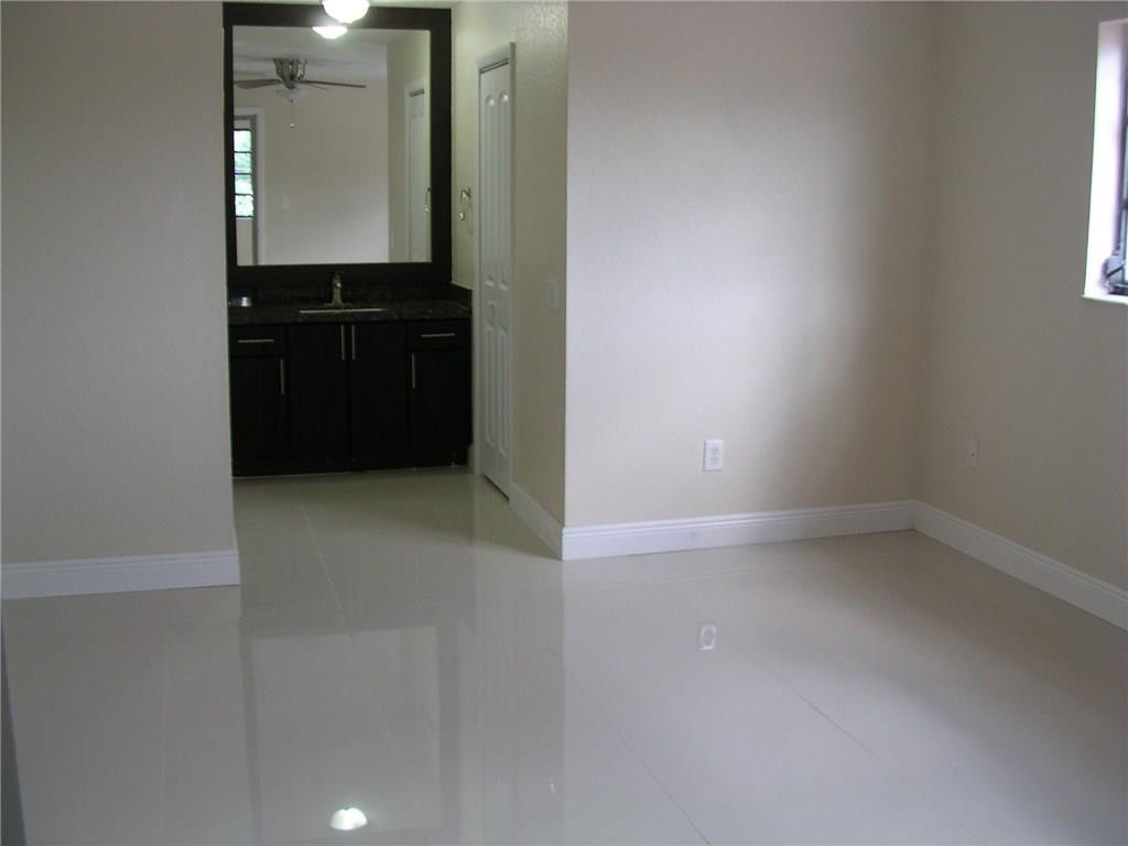 9965 Southwest 2nd Terrace Miami, FL 33174 - Photo 7 of 11 Photo 7