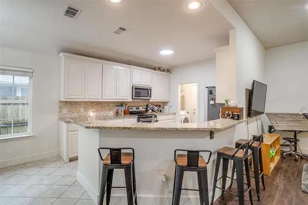 $274,900 | 228 Lovers Path Drive, Springtown, TX 76082