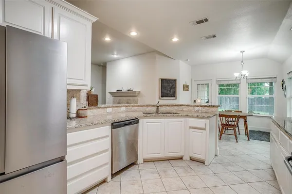 $274,900 | 228 Lovers Path Drive, Springtown, TX 76082