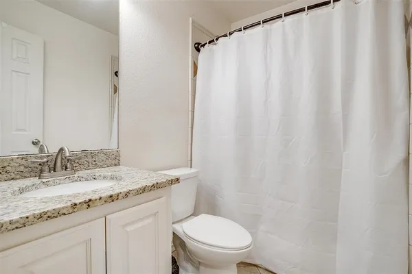 $274,900 | 228 Lovers Path Drive, Springtown, TX 76082