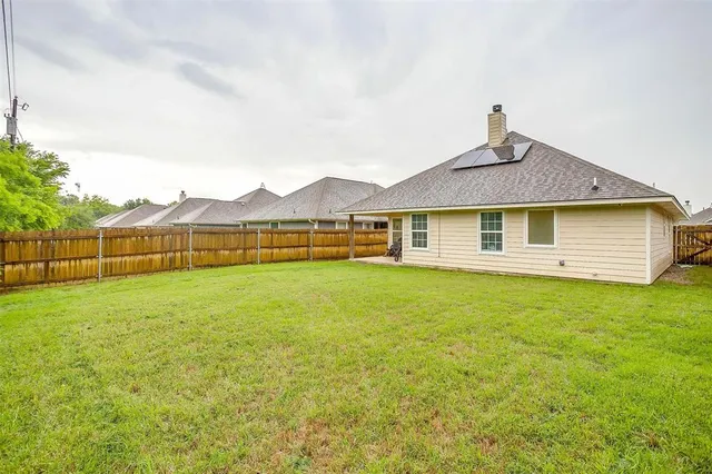 $279,000 | 228 Lovers Path Drive, Springtown, TX 76082