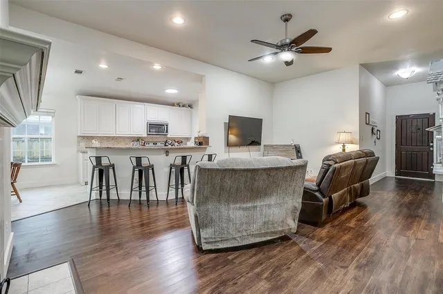 $279,000 | 228 Lovers Path Drive, Springtown, TX 76082