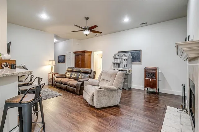 $279,000 | 228 Lovers Path Drive, Springtown, TX 76082