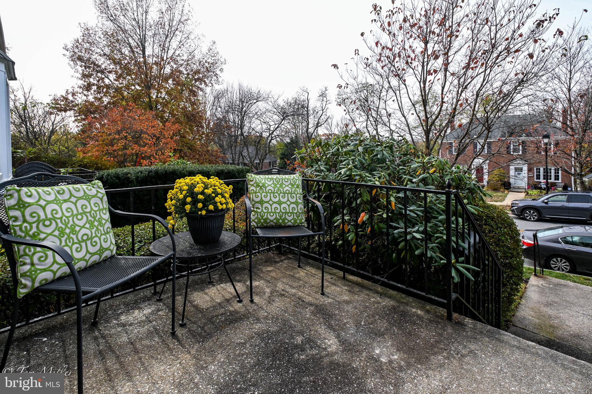 127 Stanmore Road Baltimore, MD 21212 - Photo 4 of 37 Peaceful and Private Front Porch