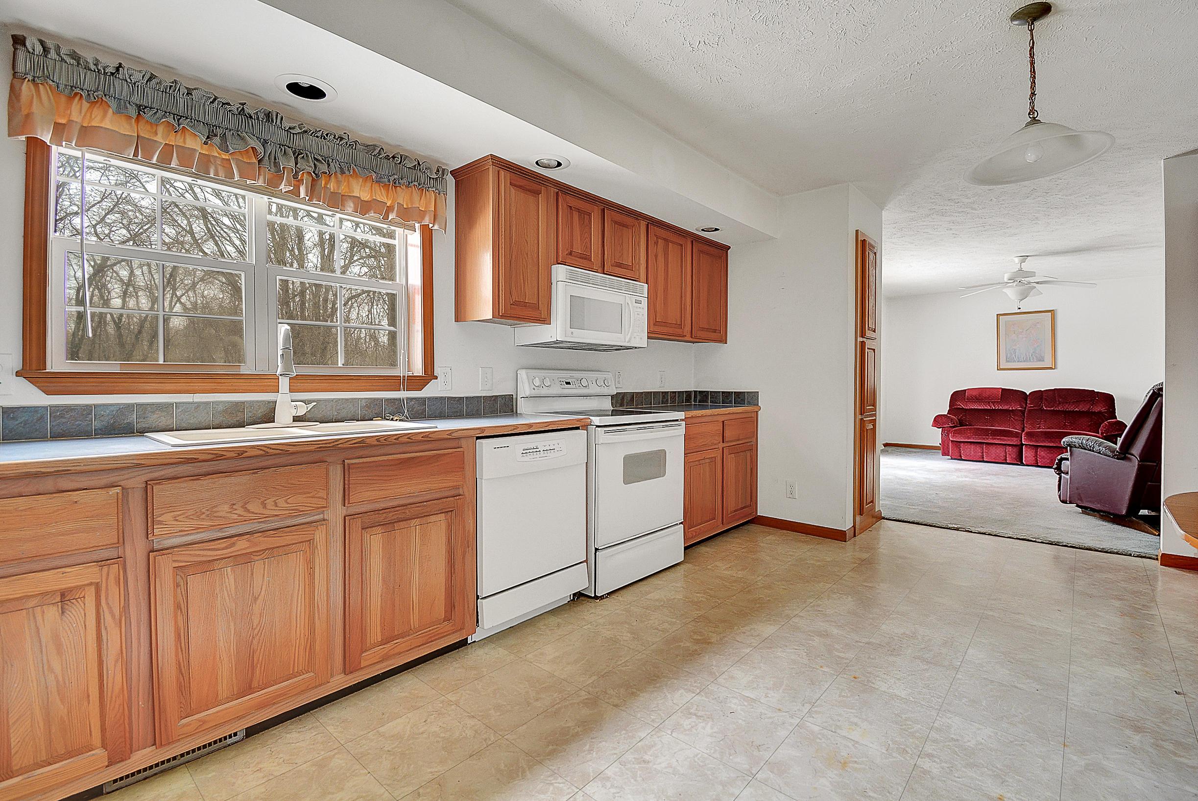3140 Sunbury Road Galena, OH 43021 - Photo 5 of 32 Gallery Image 5