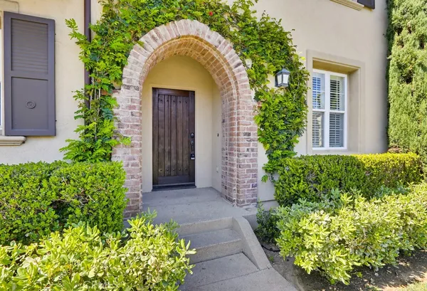 $6,200 | 57 Arborside, Irvine, CA 92603