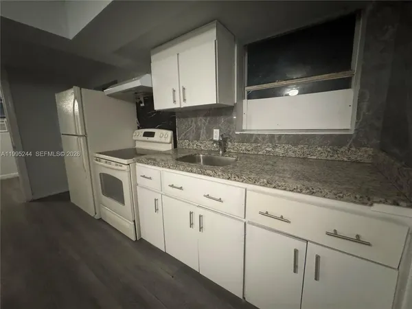 $1,800 | 7802 Northwest 8th Avenue, Unit 5, Miami, FL 33150