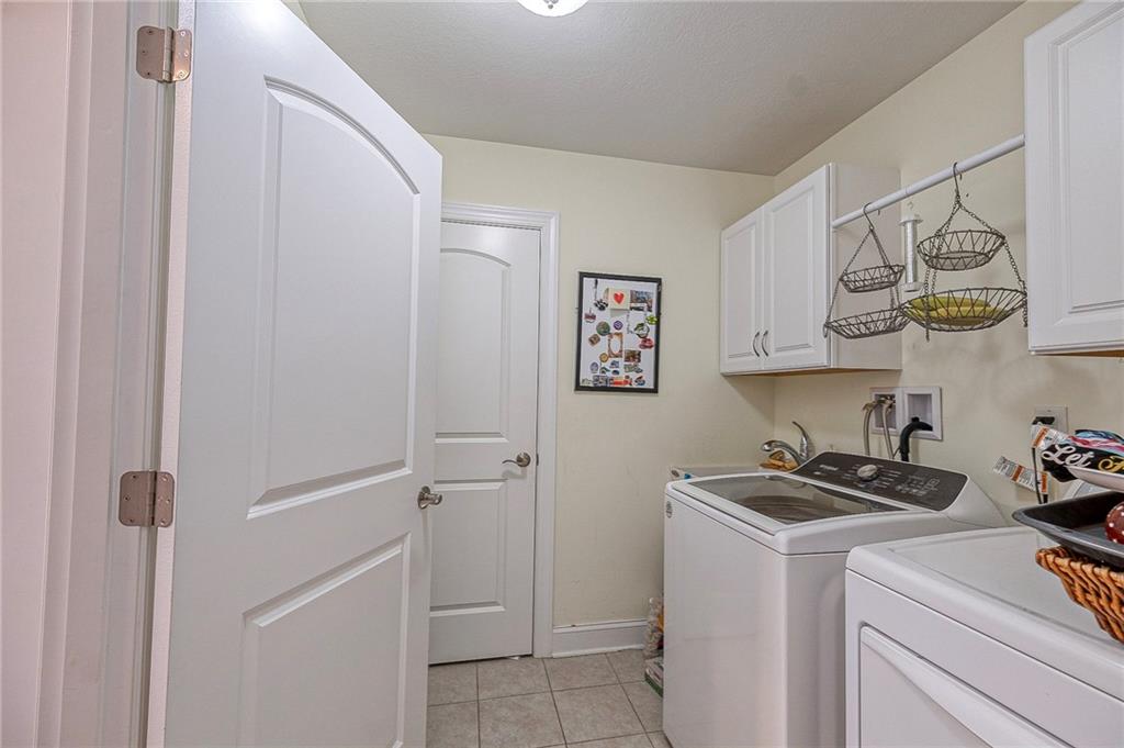 364 Saddlebrook Road Gibsonia, PA 15044 - Photo 26 of 39 Nice size room with added built in cabinets.