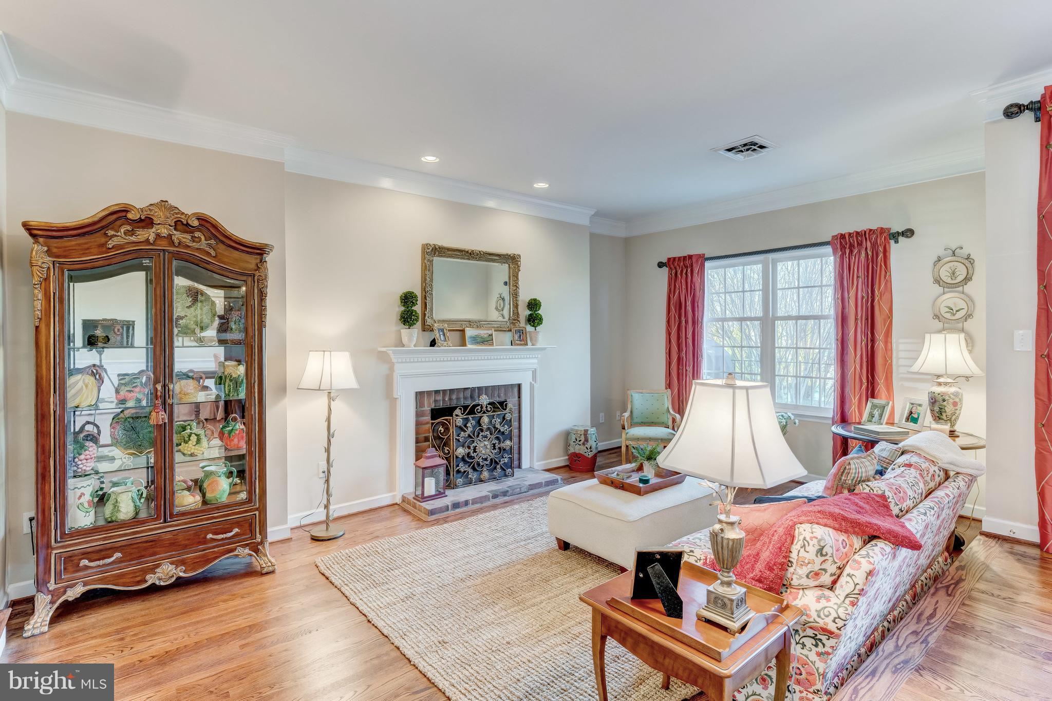1722 Killington Road Towson, MD 21204 - Photo 4 of 28 Living Room