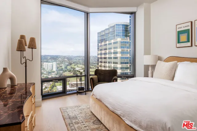 $3,900,000 | 211 Elm Court, Unit 3A, Los Angeles, CA 90067