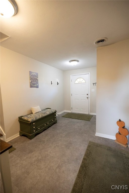 7749 Cecilia Road Cicero, NY 13039 - Photo 17 of 50 Foyer