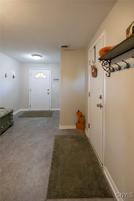 7749 Cecilia Road Cicero, NY 13039 - Photo 19 of 50 Foyer