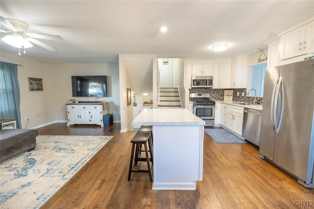 7749 Cecilia Road Cicero, NY 13039 - Photo 5 of 50 Living & Kitchen