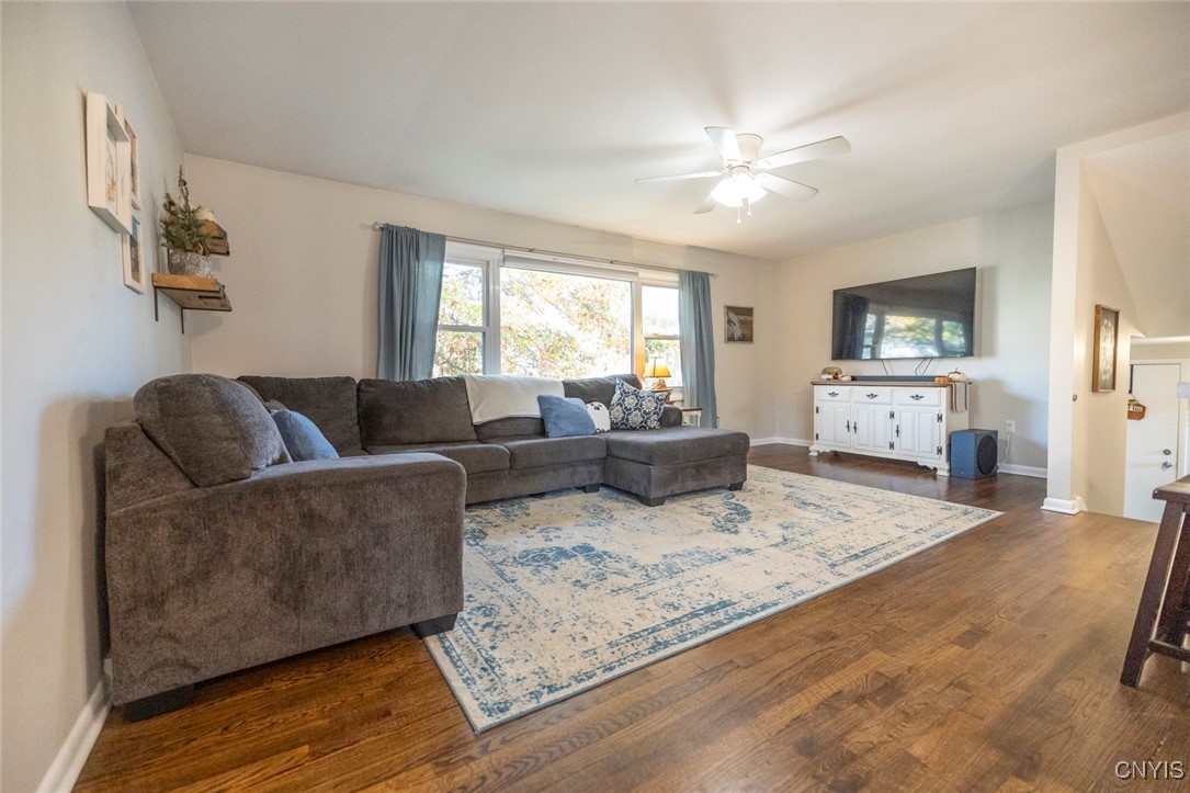 7749 Cecilia Road Cicero, NY 13039 - Photo 9 of 50 Living Rm