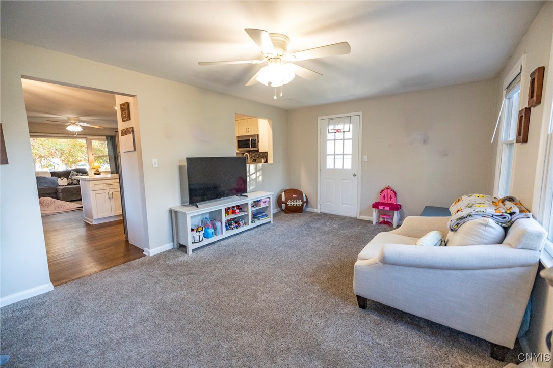 7749 Cecilia Road Cicero, NY 13039 - Photo 10 of 50 Family Room Off Kitchen/Dining
