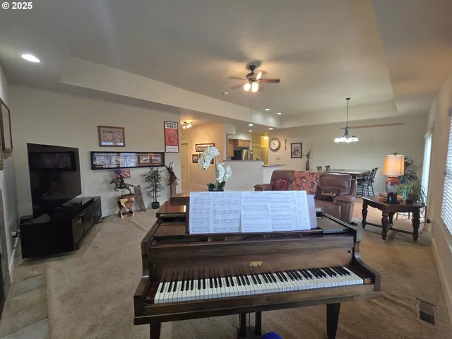 $389,900 | 2248 Northwest Overlook Drive, Hermiston, OR 97838