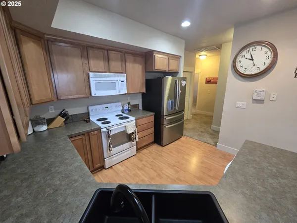 $389,900 | 2248 Northwest Overlook Drive, Hermiston, OR 97838