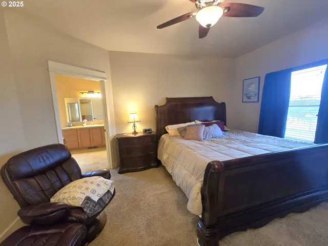 $389,900 | 2248 Northwest Overlook Drive, Hermiston, OR 97838