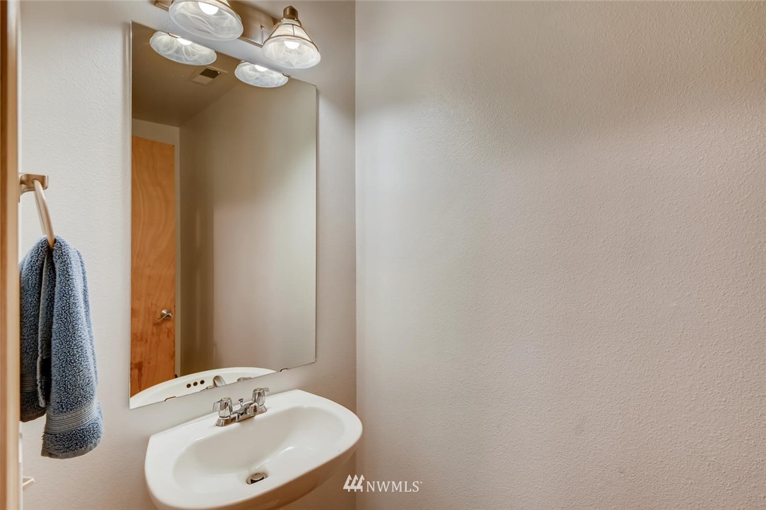 18253 168th Way Southeast Renton, WA 98058 - Photo 13 of 25 Gallery Image 13