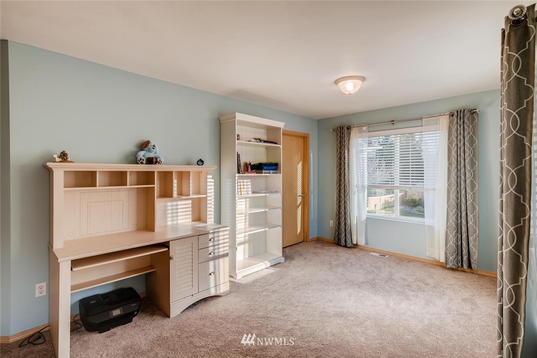 18253 168th Way Southeast Renton, WA 98058 - Photo 16 of 25 Gallery Image 16
