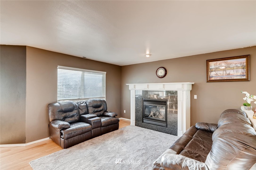 18253 168th Way Southeast Renton, WA 98058 - Photo 6 of 25 Gallery Image 6