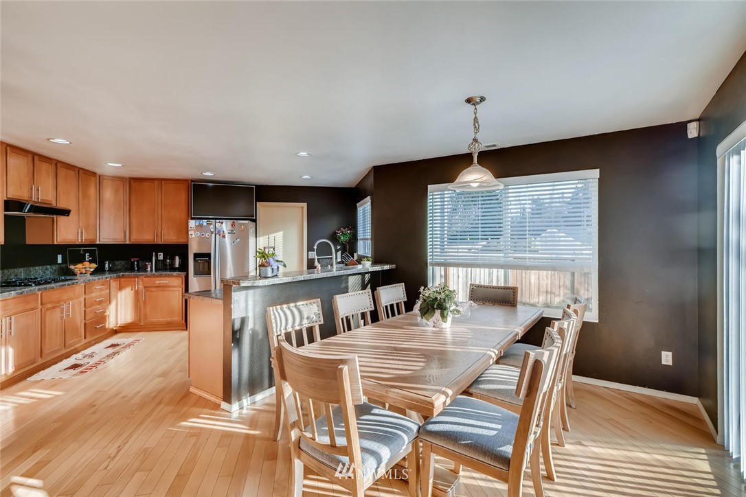 18253 168th Way Southeast Renton, WA 98058 - Photo 9 of 25 Gallery Image 9