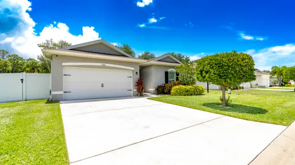 $2,300 | 5344 Oakland Lake Circle, Fort Pierce, FL 34951