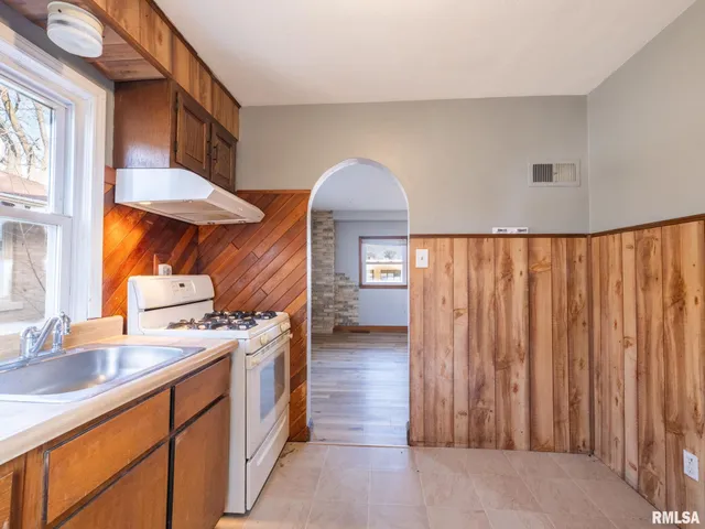 $114,900 | 1419 Earl Street, Pekin, IL 61554