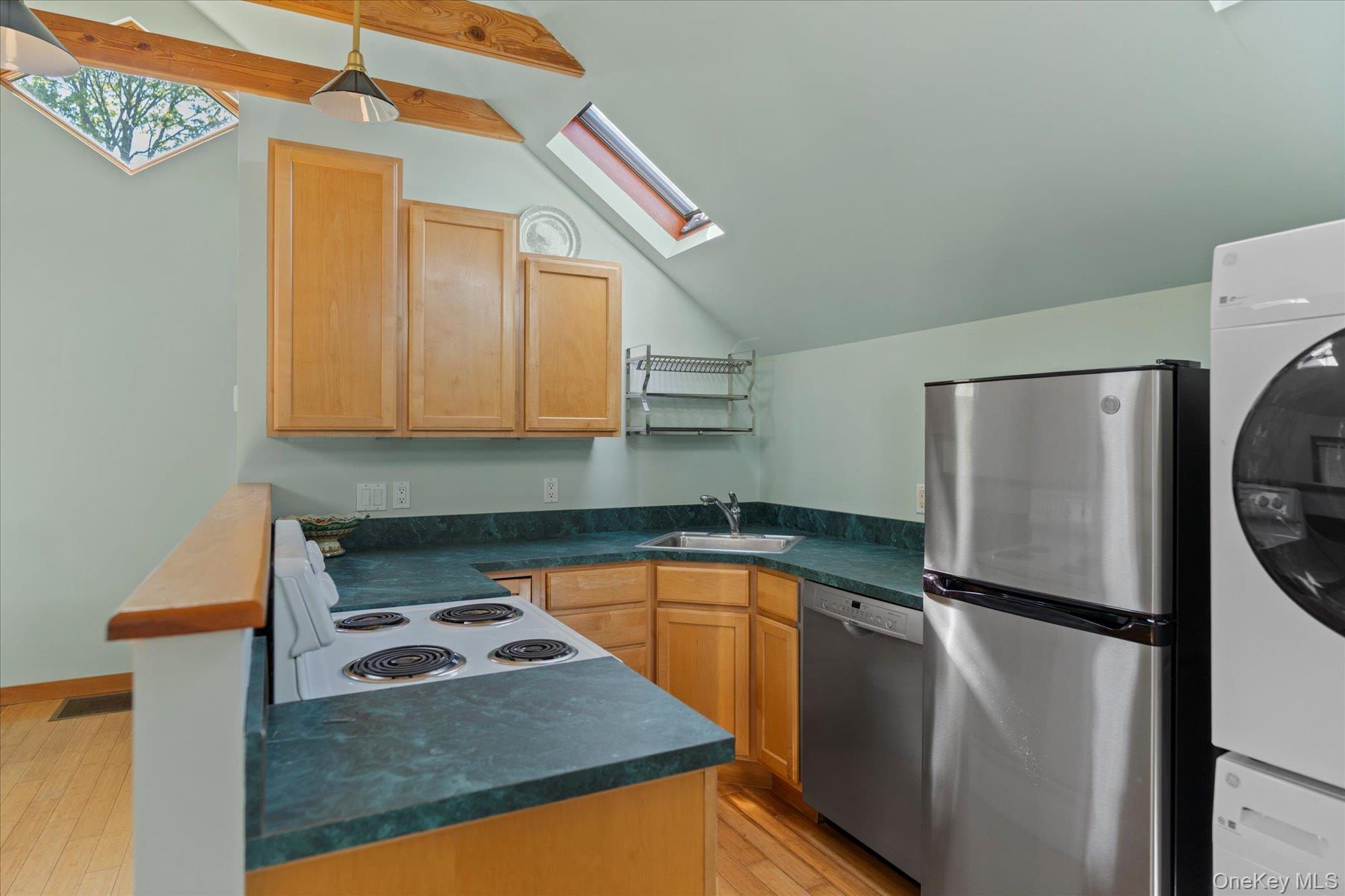 604 Main Street Greenport, NY 11944 - Photo 31 of 37 Studio apartment has washer dryer