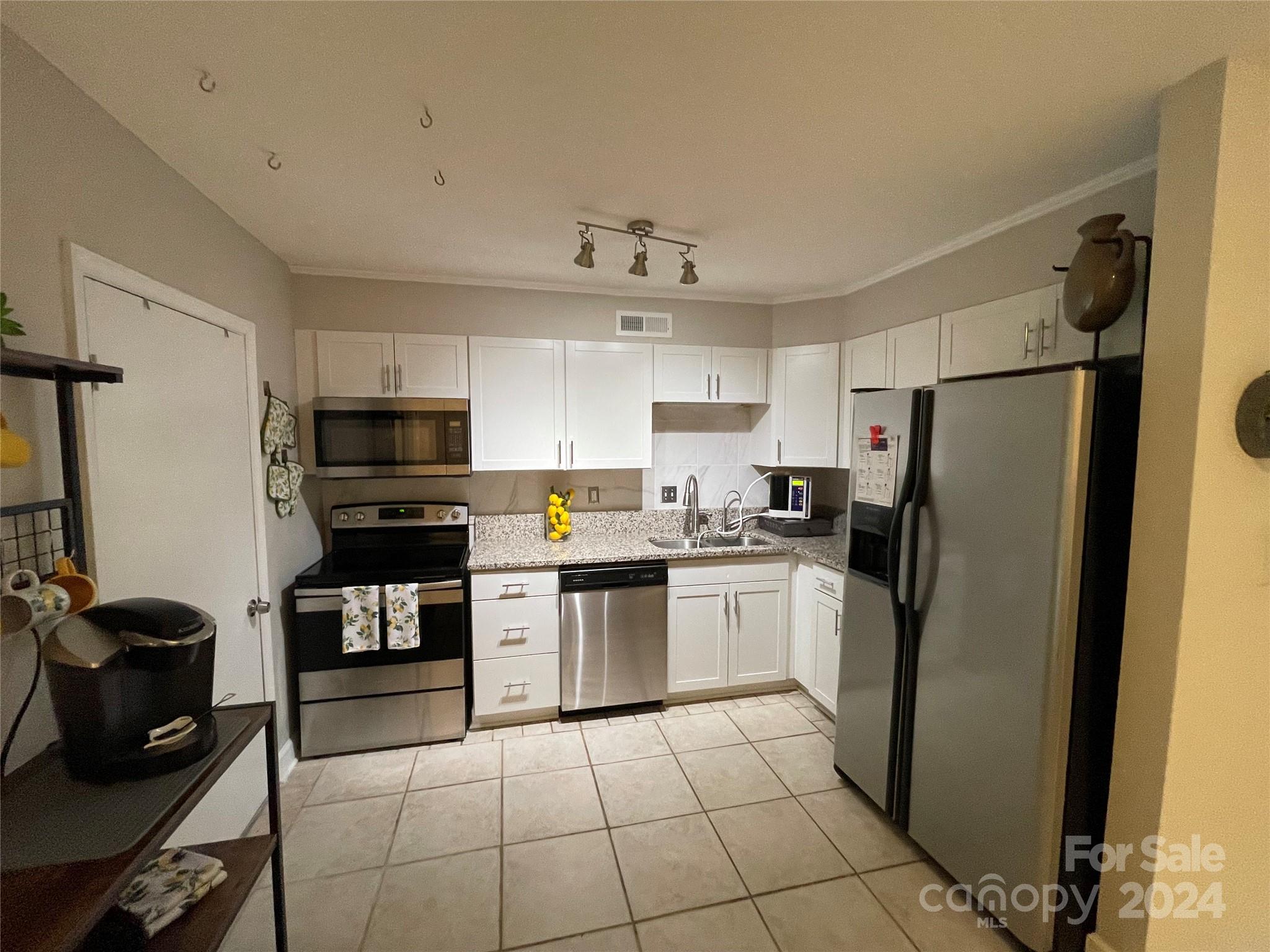 1788 Ebenezer Road, Unit E Rock Hill, SC 29732 - Photo 6 of 16 Gallery Image 6